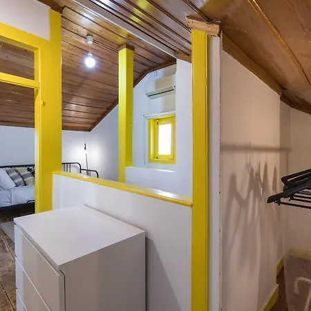 Διαμέρισμα Typical Madragoa Flat *
